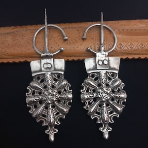 Antique and wonderful berber silver fibulas (tazerzit) from morocco. Ancient berber jewelry