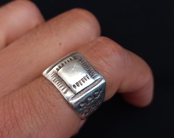 Ancient silver berber ring from southern morocco. Antique berber jewelry