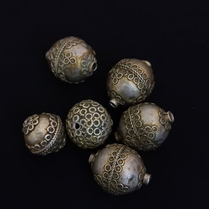 6 Rare silver beads. Very old silver beads from yemen. Antique jewelry