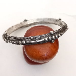 Saharian bracelet. Antique silver beaded bracelet from southern morocco. Ancient silver jewelry