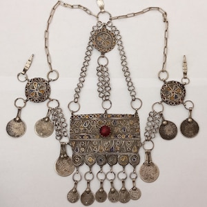 A rare Tawnza crown. Silver Berber from OUARZAZATE-MOROCCO. Antique berber jewelery