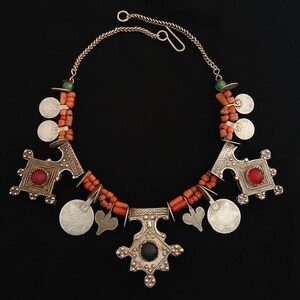 Antique silver berber necklace with coral from southern morocco. Ancient berber jewelry