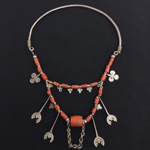 Antique silver berber necklace with coral from moroccco. Ancient berber jewelry