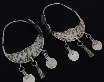 Boucles D'oreilles Berbères Anciennes - Filigrane Argent Et Cabochon Corail, Pendantes, Très Bon état