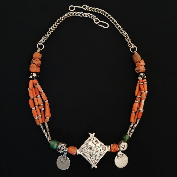 Antique silver berber necklace with natural coral from moroccco. Ancient berber jewelry