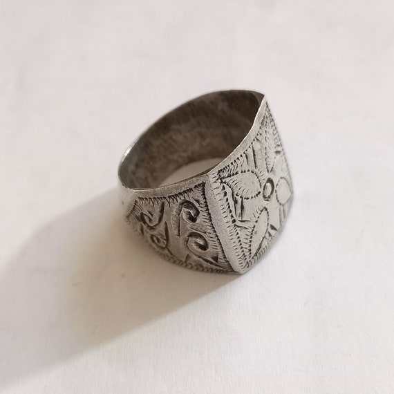 Antique silver berber ring hand engraved from MOR… - image 3
