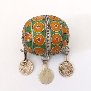 Antique silver berber bead (tagmout) with enamel from TIZNIT-MOROCCO. Antique berber jewelery