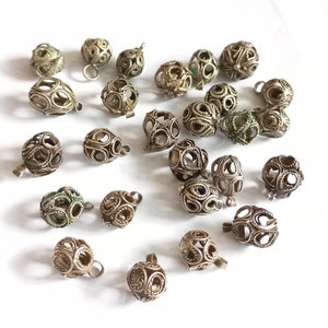 26 beads is an ancient Berber silver pendant from MOROCCO-SOUS-MASSA. Antique berber jewelry