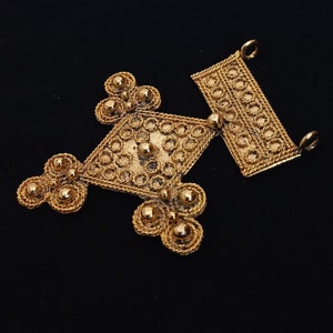 Beautiful silver cross pendant (boghdad) Yellow gold plated from southern morocco. Berber jewelry