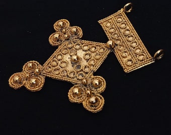 Beautiful silver cross pendant (boghdad) Yellow gold plated from southern morocco. Berber jewelry