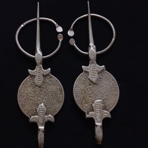 An ancient Berber silver fibul (tazerzit)from southern MOROCCO. Antique berber jewelry