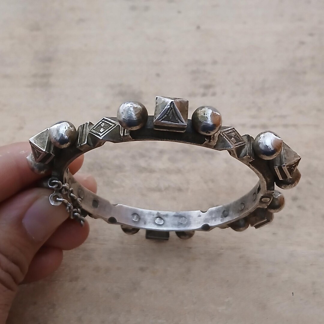 Saharian Antique Saharian Silver Bracelet From Southern Morocco. Ancient Silver ...
