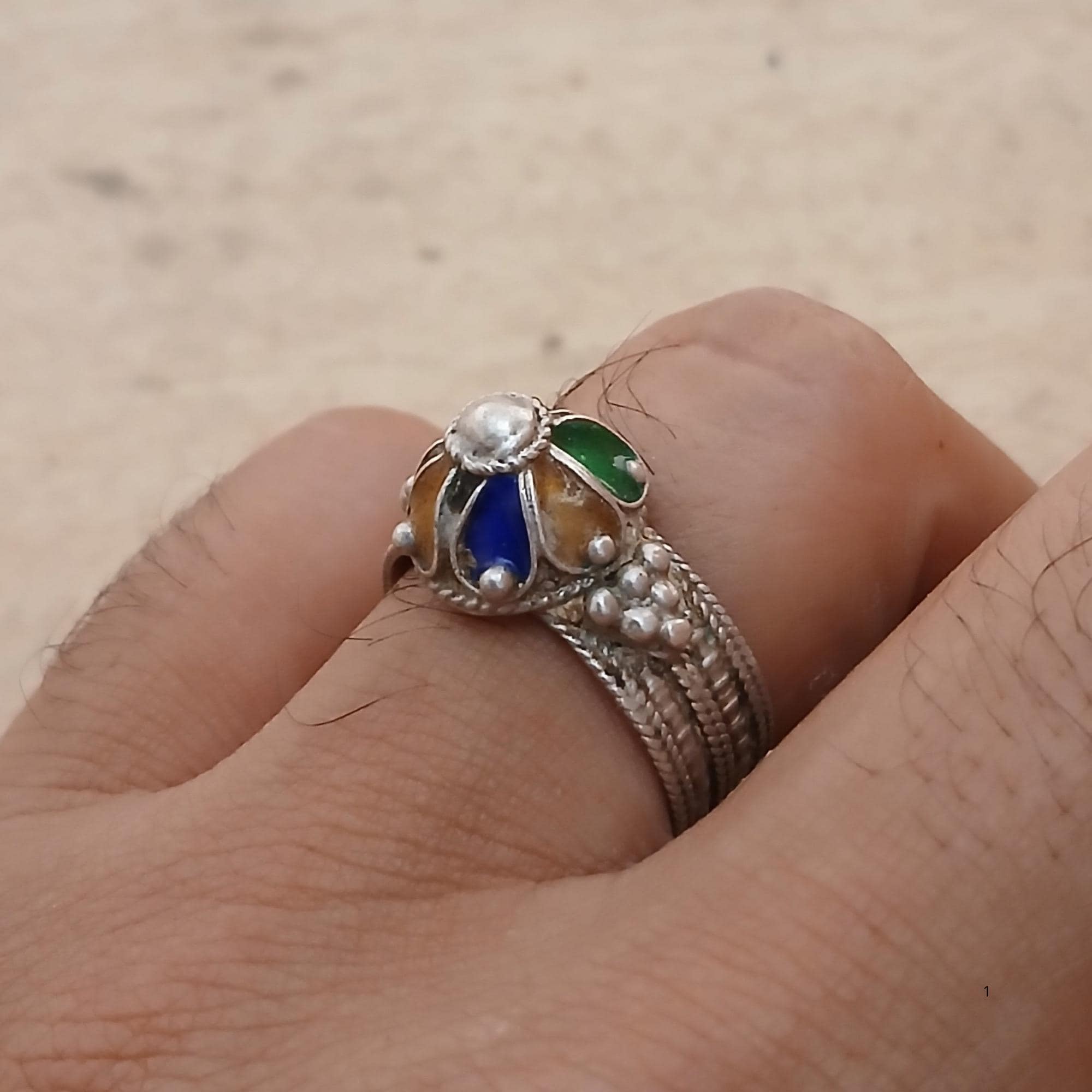 Antique silver berber ring with enamel from Algeria. Ancient berber jewelry