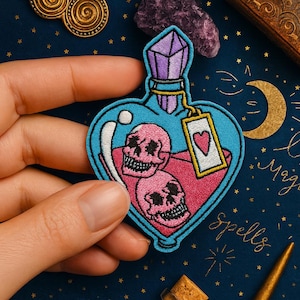 Parche de poción de amor con corazón venenoso y calaveras rosas | Parche termoadhesivo de estilo gótico kitsch, personalización de ropa DIY