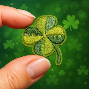 Emblema bordado para passar a ferro com reforço de remendo de trevo de 4 folhas