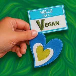 Lot de 2 Patchs Vegan Brodés - Thermocollants Écussons "Hello I'm a Vegan" et Cœur