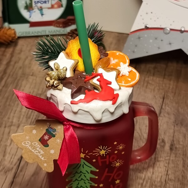 Weihnachtlicher Becher