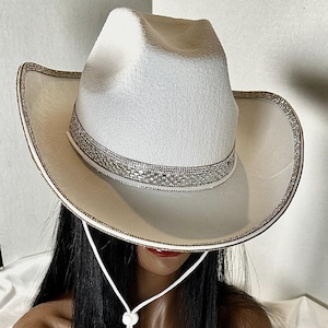 Biały kapelusz kowbojski z kryształkami | Kapelusz Western Wide Brim Bling 4 dla kobiet/mężczyzn | Cowboy Carter Concert Ready | Fashion Rodeo | Ręcznie robiony kapelusz kowbojski
