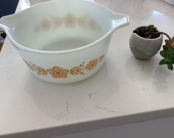 Pyrex Gold Butterfly pattern casserole dish