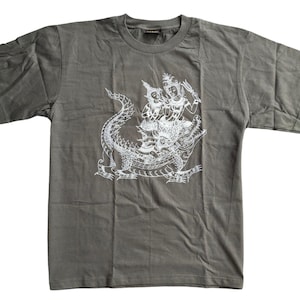 Krokodilalligator-t-shirt herr (L) armégrön, Rama krigare som kämpar med thailändsk konst, 2000-tals vintage, ny gammaldags!