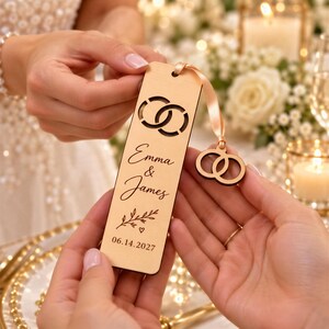 Marcapáginas personalizado para parejas, recuerdo de boda de madera con nombres y fecha, regalo de aniversario, recuerdo grabado.