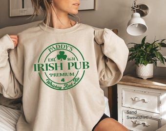 St. Patrick's Day Shirt, Paddy's Irish Pub Shirt, Aesthetic Shamrock Sweatshirt, Slainte Tshirt, Retro Gifts for Beer Lovers