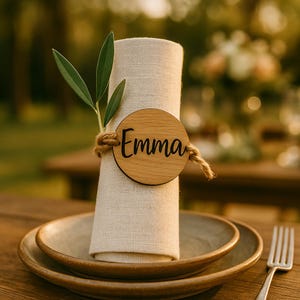 Porte-nom en bois personnalisé, rond de serviette personnalisé, marque-place spécial mariage, décoration de table bohème, cadeau pour porte-nom découpé au laser