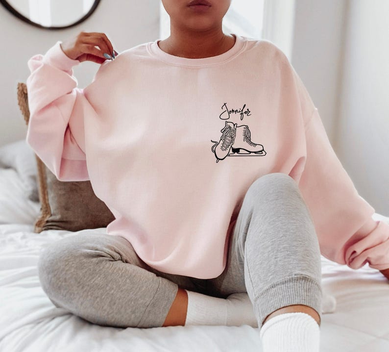 Custom Ice Skating Sweatshirt | Women's Custom Figure Skater Shirt, Skating Coach Gifts, Customized Skate Tee, Ice Skating Fan Tee afbeelding 3