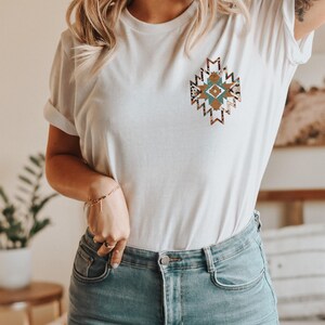Aztec Shirt, Women's Country Shirt, Aesthetic Cowgirl Sweatshirt, Rodeo Hoodie, Cowboy Shirt, Valentines Gifts For Her, Ethnic Shirts immagine 2