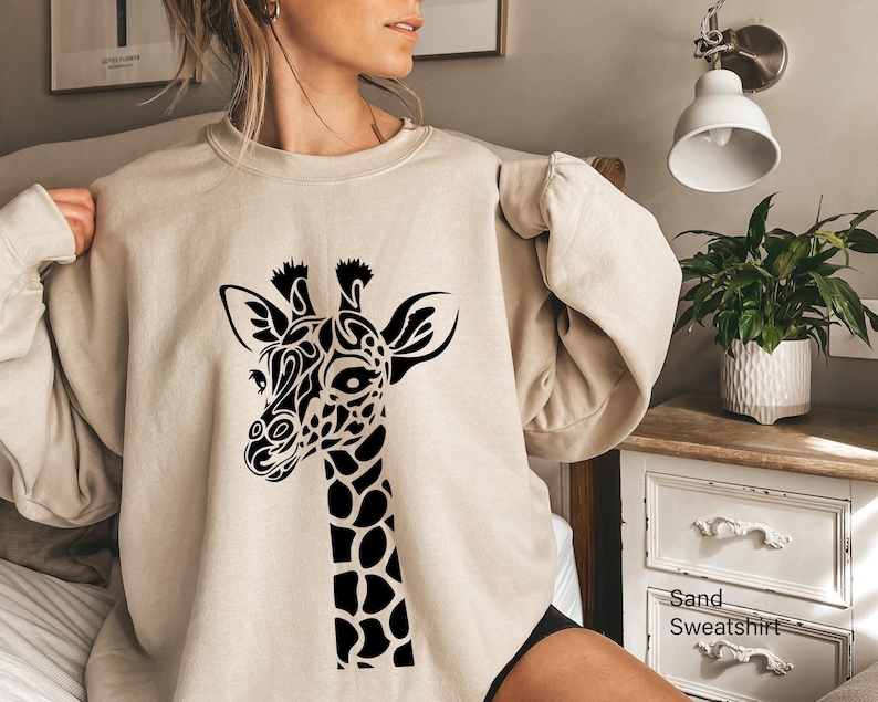 Cute Giraffe Sweatshirt | Cute Animals Shirt For Kids, Fiesta Party Gifts, Margarita Lover Gift, Cocktail Gift, Cinco De Mayo Shirt, Trendy imagen 1