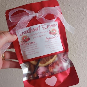 Sweetheart Simmer Potpourri | Romantic Floral Home Fragrance | Vanilla and Rose Love Blend | Valentine&#39;s Gift | Manifestation Aroma