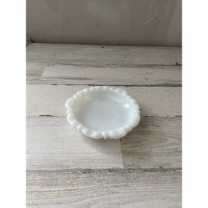 Anchor Hocking milk glass scalloped edge ashtray