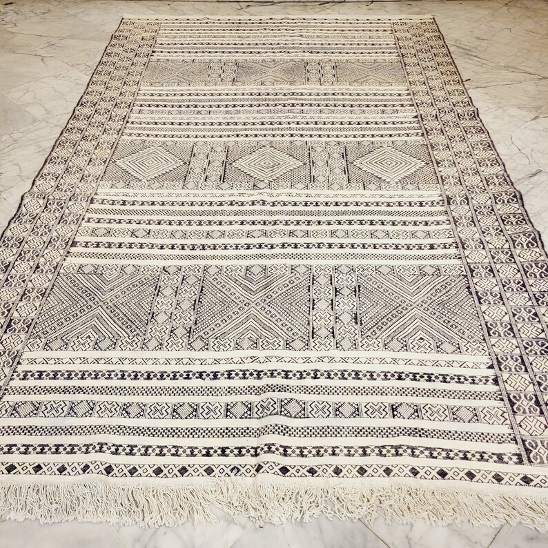 6x10 Feet Vintage Boho Rug , Moroccan Kilim Rug , Large Size Kilim