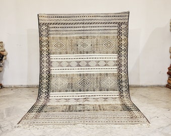 5x9 feet Vintage boho rug , Moroccan kilim rug , large size kilim , Dining room rug ,  Oriental rug , Vintage area rug, flat-woven textile