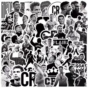 Puede incluir: Una colecci&oacute;n de pegatinas en blanco y negro con im&aacute;genes de un futbolista. Las pegatinas incluyen varias poses, retratos y elementos de texto como "CR7", "GOAT" y "RONALDO".