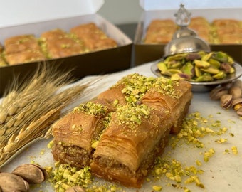 32 Pieces 2.20 lb. Fresh Baked Pistachio Baklava from Florida (2.20 lb. 1000 gr.)