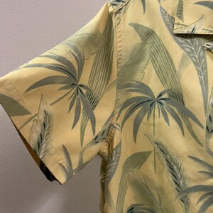 Camisa corta de seda vintage Tommy Bahama con botones, talla S imagen 4