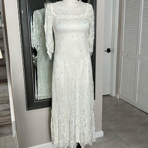 Vintage off white wedding gown dress beaded sequin size S to M- see measurements