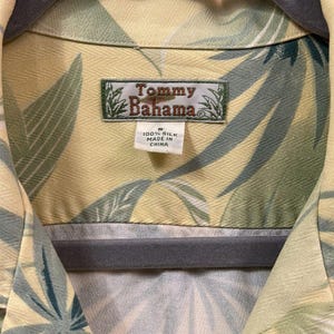 Camisa corta de seda vintage Tommy Bahama con botones, talla S imagen 3