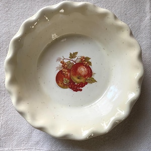 5.5&quot; Handmade Vintage Speckled Ceramic Single Serving Pie Pan with Apple Pattern, Individual Pie Pans