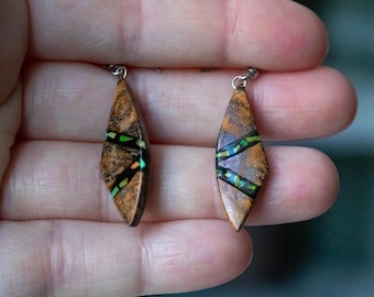 Orecchini in opale australiano, pietra di ferro e argento sterling, 15,8 ct, per lobi forati, chiusura in silicone, pendenti, verde, giallo.