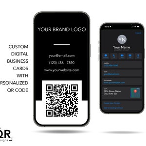 Peut inclure: Maquette de carte de visite num&eacute;rique noire et blanche sur un smartphone. La carte pr&eacute;sente un code QR, des coordonn&eacute;es et le texte "YOUR BRAND LOGO".