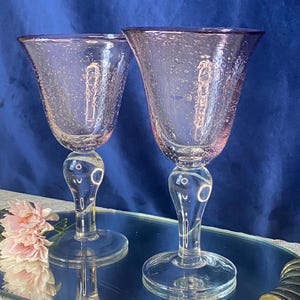 Zwei Vintage mundgeblasene Artland Iris Amethyst Bubble Water Kelche