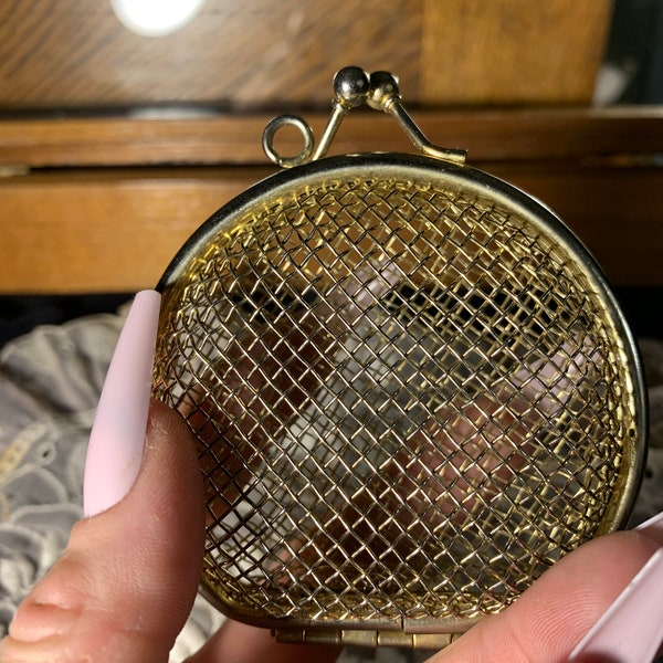 Vintage Gold Tone Metal Mesh Coin Purse