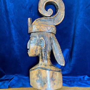 19.5&quot; Vintage Hand Carved Wooden Aztec/ Mayan Warrior Sculpture