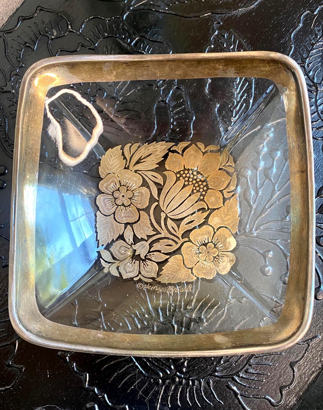 銀色の花模様皿 キッチン・食器 銀色の花模様皿