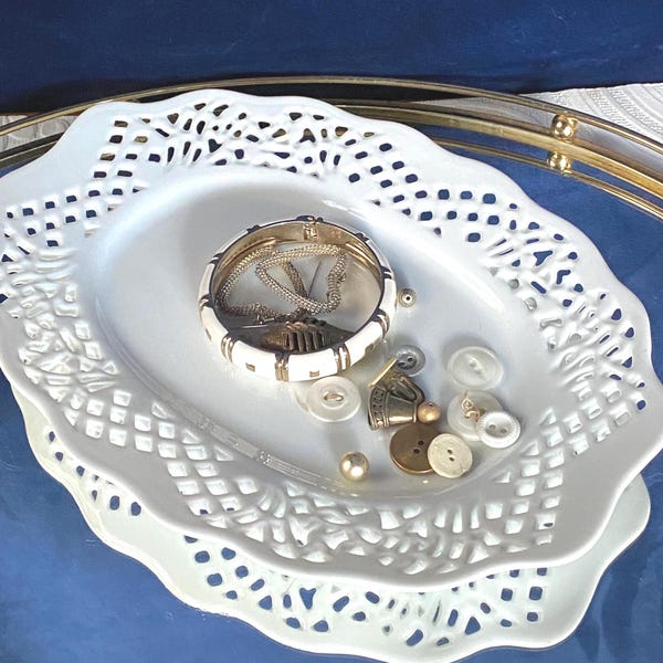 White Lattice Edge Porcelain Serving Platter/ Tray