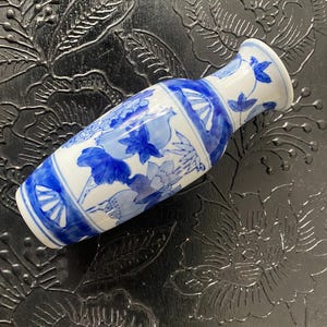Vintage Chinoiserie Blue and White Floral Vase - 8&quot; Ceramic Home Decor