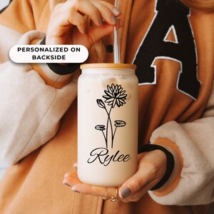 Personalized Birth Flower Iced Coffee Cup Bridesmaid Cups Frosted Glass Bridesmaid Tumbler Maid of Honor Birth Flower Cup Iced Coffee glass