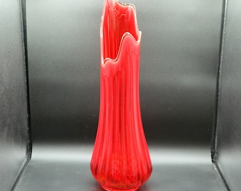LE Smith Flame Simplicity Ribbed Glass Swung Vase 20"H